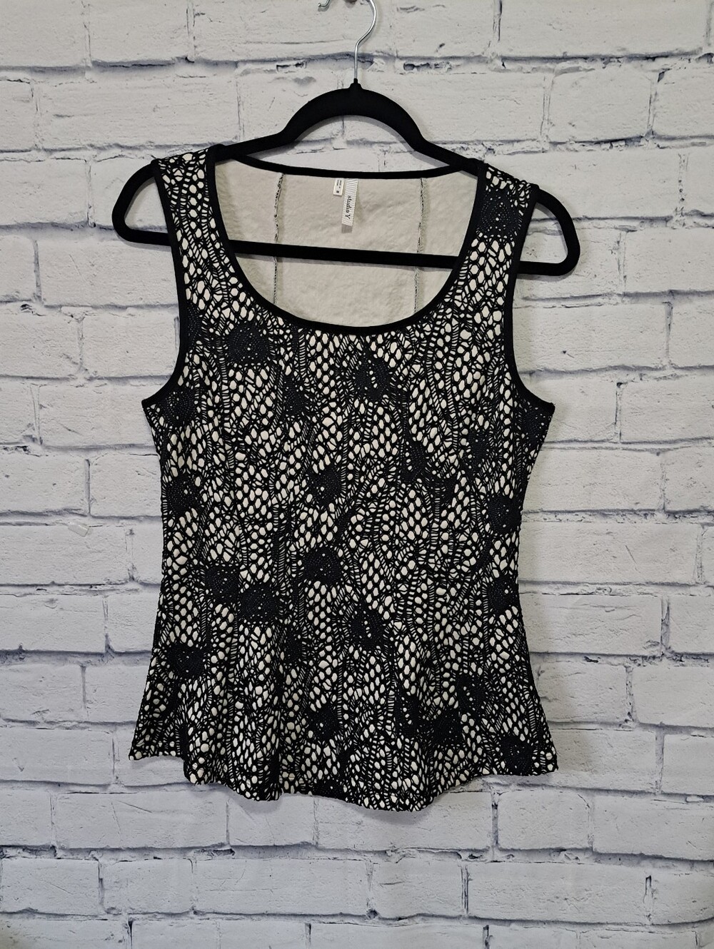 STUDIO Y Lace Tank Top Black Medium